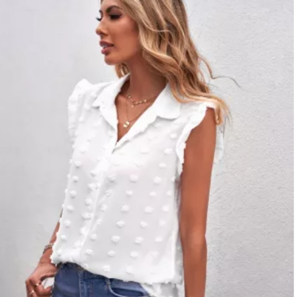 ♥️New boutique button ruffle dot tank - Picture 3 of 17